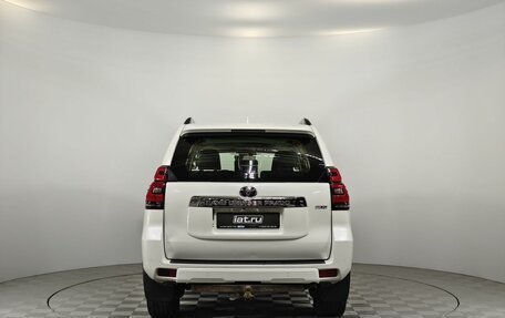 Toyota Land Cruiser Prado 150 рестайлинг 2, 2017 год, 3 995 000 рублей, 6 фотография