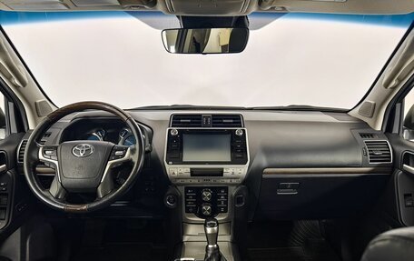 Toyota Land Cruiser Prado 150 рестайлинг 2, 2017 год, 3 995 000 рублей, 12 фотография
