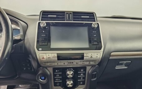 Toyota Land Cruiser Prado 150 рестайлинг 2, 2017 год, 3 995 000 рублей, 14 фотография