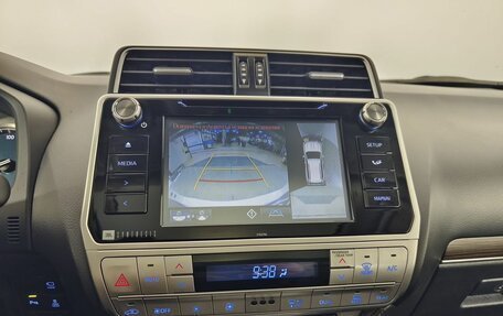 Toyota Land Cruiser Prado 150 рестайлинг 2, 2017 год, 3 995 000 рублей, 15 фотография