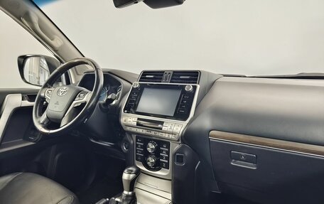 Toyota Land Cruiser Prado 150 рестайлинг 2, 2017 год, 3 995 000 рублей, 13 фотография