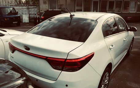 KIA Rio IV, 2018 год, 905 000 рублей, 4 фотография