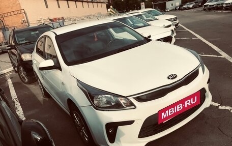 KIA Rio IV, 2018 год, 905 000 рублей, 3 фотография