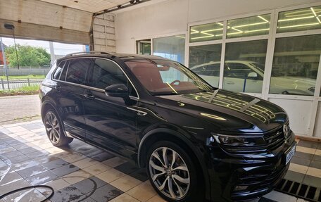 Volkswagen Tiguan II, 2018 год, 3 000 000 рублей, 3 фотография