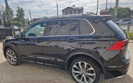 Volkswagen Tiguan II, 2018 год, 3 000 000 рублей, 2 фотография