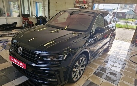 Volkswagen Tiguan II, 2018 год, 3 000 000 рублей, 4 фотография