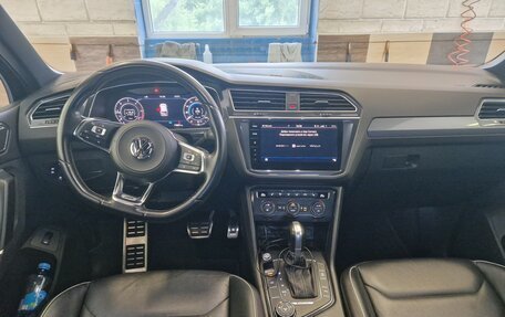 Volkswagen Tiguan II, 2018 год, 3 000 000 рублей, 18 фотография
