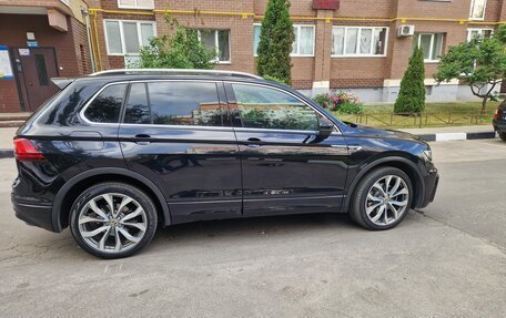 Volkswagen Tiguan II, 2018 год, 3 000 000 рублей, 14 фотография