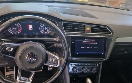 Volkswagen Tiguan II, 2018 год, 3 000 000 рублей, 22 фотография