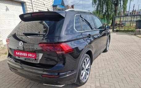 Volkswagen Tiguan II, 2018 год, 3 000 000 рублей, 11 фотография