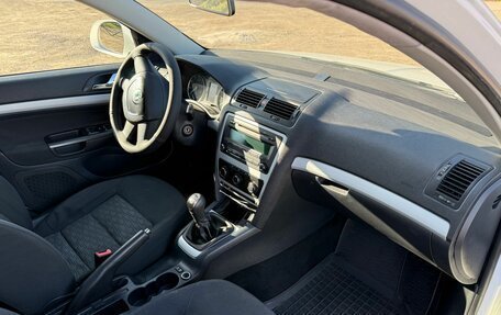 Skoda Octavia, 2010 год, 860 000 рублей, 4 фотография