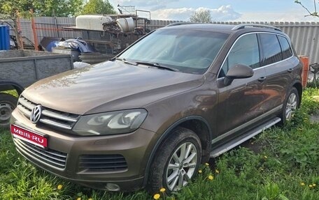 Volkswagen Touareg III, 2011 год, 1 250 000 рублей, 2 фотография
