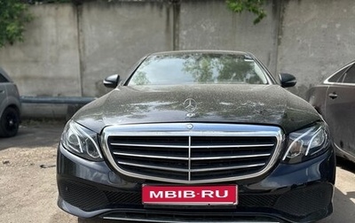 Mercedes-Benz E-Класс, 2019 год, 1 900 000 рублей, 1 фотография