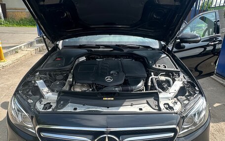 Mercedes-Benz E-Класс, 2020 год, 4 500 000 рублей, 13 фотография