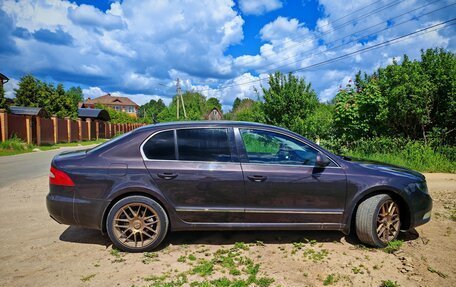 Skoda Superb III рестайлинг, 2010 год, 1 350 000 рублей, 3 фотография