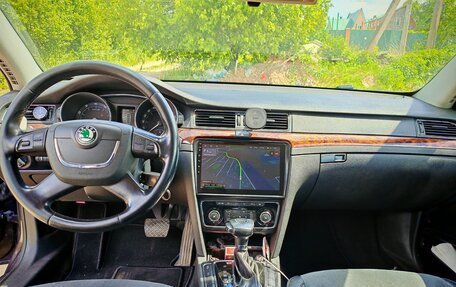 Skoda Superb III рестайлинг, 2010 год, 1 350 000 рублей, 11 фотография