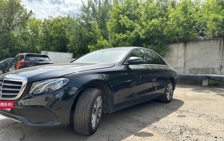 Mercedes-Benz E-Класс, 2019 год, 1 900 000 рублей, 8 фотография