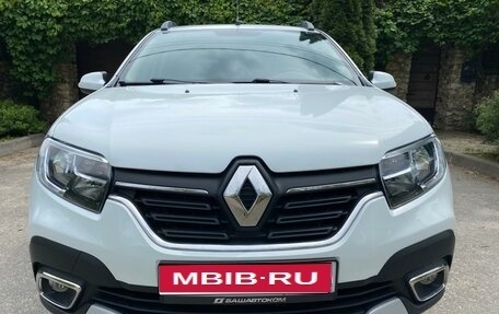 Renault Logan II, 2022 год, 1 445 000 рублей, 1 фотография