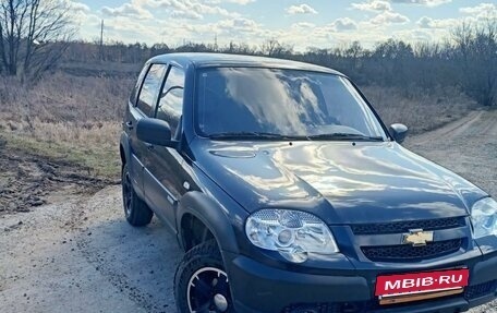 Chevrolet Niva I рестайлинг, 2013 год, 610 000 рублей, 2 фотография