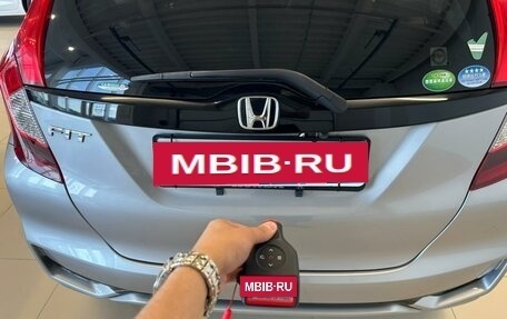 Honda Fit III, 2018 год, 1 299 000 рублей, 24 фотография