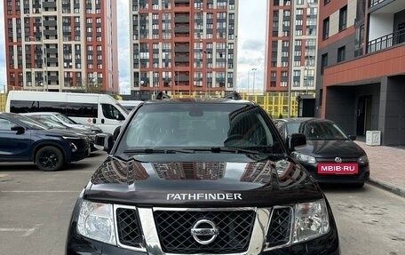 Nissan Pathfinder, 2013 год, 2 350 000 рублей, 2 фотография