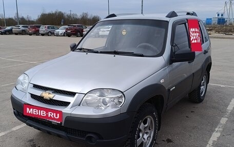 Chevrolet Niva I рестайлинг, 2012 год, 450 000 рублей, 7 фотография