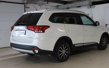 Mitsubishi Outlander III рестайлинг 3, 2016 год, 1 349 990 рублей, 5 фотография