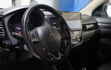 Mitsubishi Outlander III рестайлинг 3, 2016 год, 1 349 990 рублей, 9 фотография