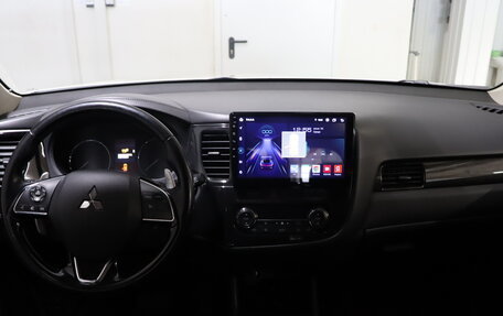 Mitsubishi Outlander III рестайлинг 3, 2016 год, 1 349 990 рублей, 13 фотография