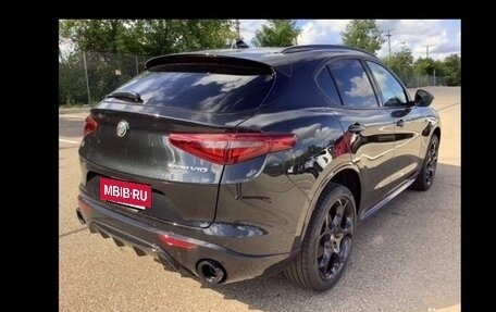 Alfa Romeo Stelvio, 2019 год, 3 250 000 рублей, 4 фотография