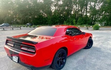 Dodge Challenger III рестайлинг 2, 2019 год, 3 250 000 рублей, 4 фотография
