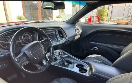 Dodge Challenger III рестайлинг 2, 2019 год, 3 250 000 рублей, 9 фотография