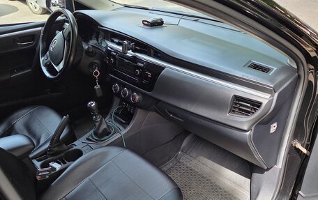 Toyota Corolla, 2015 год, 1 420 000 рублей, 6 фотография
