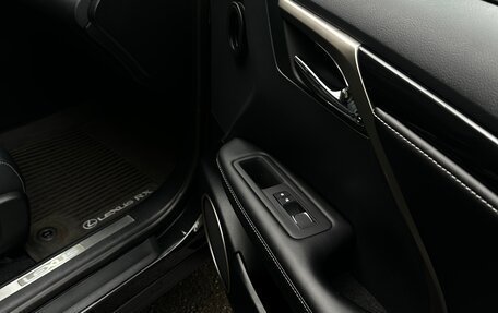 Lexus RX IV рестайлинг, 2020 год, 5 250 000 рублей, 27 фотография