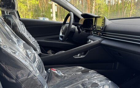 Hyundai Elantra, 2025 год, 2 220 000 рублей, 11 фотография