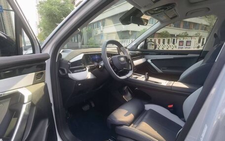 Geely Atlas, 2024 год, 1 800 000 рублей, 4 фотография