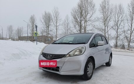 Honda Fit III, 2011 год, 970 000 рублей, 2 фотография