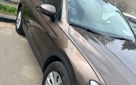 Volkswagen Tiguan II, 2018 год, 1 650 000 рублей, 2 фотография