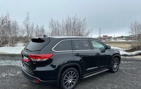 Toyota Highlander III, 2018 год, 5 000 000 рублей, 3 фотография