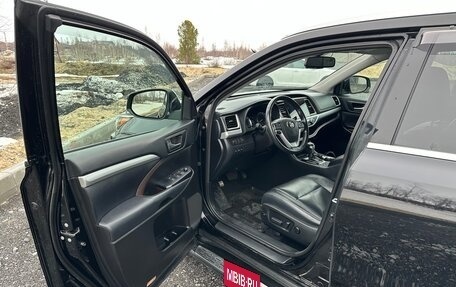 Toyota Highlander III, 2018 год, 5 000 000 рублей, 4 фотография