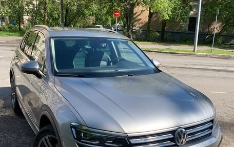 Volkswagen Tiguan II, 2018 год, 2 950 000 рублей, 3 фотография