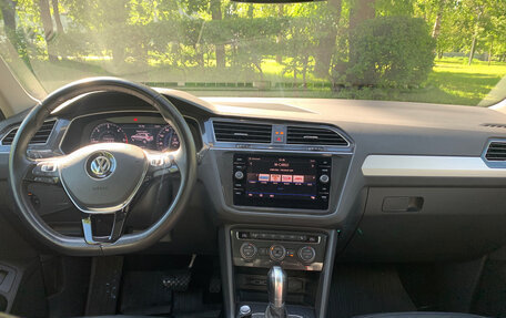 Volkswagen Tiguan II, 2018 год, 2 950 000 рублей, 14 фотография