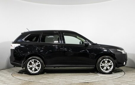 Mitsubishi Outlander III рестайлинг 3, 2013 год, 849 898 рублей, 4 фотография