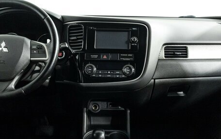 Mitsubishi Outlander III рестайлинг 3, 2013 год, 849 898 рублей, 14 фотография