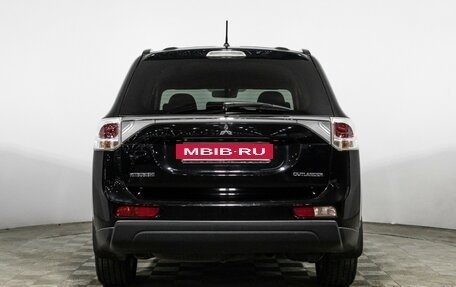 Mitsubishi Outlander III рестайлинг 3, 2013 год, 849 898 рублей, 6 фотография