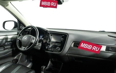 Mitsubishi Outlander III рестайлинг 3, 2013 год, 849 898 рублей, 9 фотография