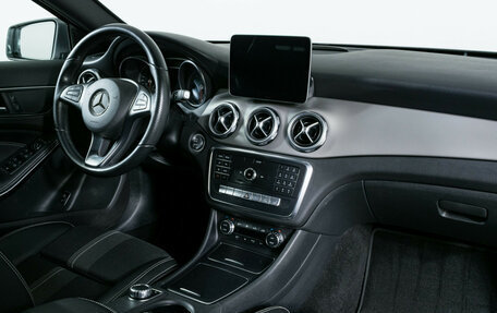 Mercedes-Benz GLA, 2019 год, 2 400 000 рублей, 11 фотография