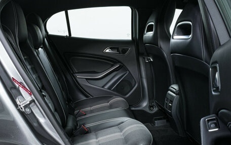 Mercedes-Benz GLA, 2019 год, 2 400 000 рублей, 13 фотография