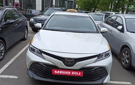 Toyota Camry, 2020 год, 2 220 000 рублей, 2 фотография