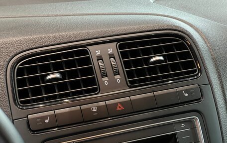 Volkswagen Polo VI (EU Market), 2018 год, 1 045 000 рублей, 19 фотография